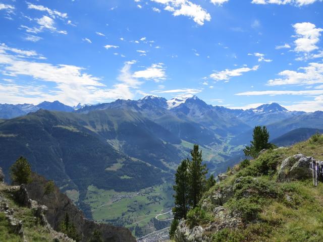 Blick ins Grand Combin Massiv und Mont Vélan