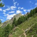 bei Nässe oder Schnee sollte man diese Bergtour nicht durchführen. Richtig ausgesetzt ist es aber nie