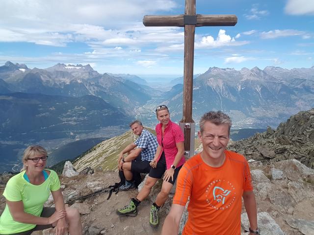 Erinnerungsfoto aufgenommen auf dem Gipfel des Catogne