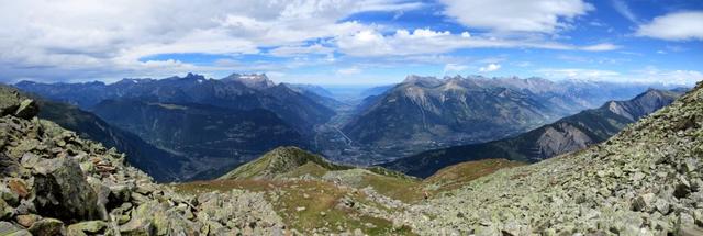 sehr schönes Breitbildfoto mit Mont Ruan, Dents du Midi, Rhonetal und Grand Muveran