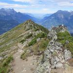 vor uns zieht sich der lange und schön geschwungene Grat, das Gratwandern vom feinsten verspricht