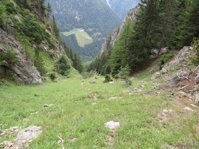 über unendlich endlosen Serpentinen führt der Bergweg...