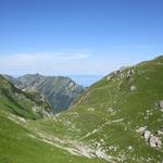 Blick über die französische Grenze hinaus auf den Genfersee