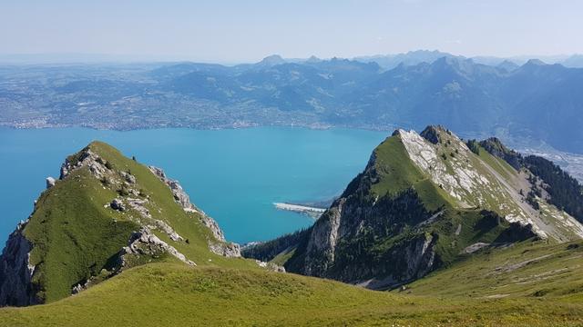 zwischen der Pointe de la Chaumeny blicken wir hinunter nach Le Bouveret...