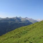 Gipfeltrio über dem Valsertal. von links nach rechts Guraletschhorn, Fanellahorn und Güferhorn