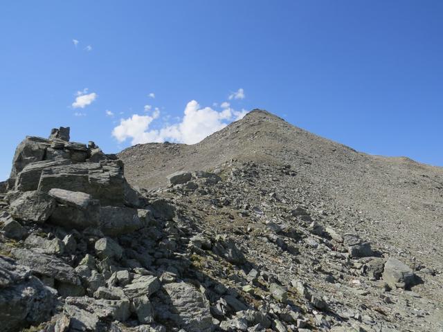 der Gipfelanstieg beginnen wir mit dem Piz Aul im Rücken