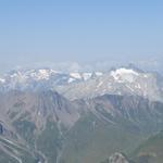 Blick zu den Gipfel der Greina Ebene. Piz Medel, Piz Gaglianera, Piz Vial und Piz Greina