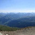 schönes Breitbildfoto mit Blick ins Valsertal und Richtung Engadin