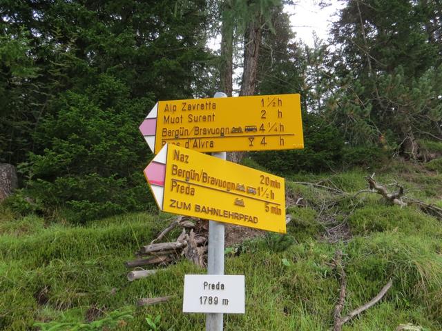 Wegweiser bei Preda 1789 m.ü.M. (Albulapassstrasse).