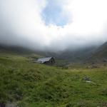 wir erreichen die kleine Alphütte auf der Alp Zavretta