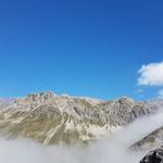 Blick hinauf zum links von uns ersichtlichen Piz Zavretta