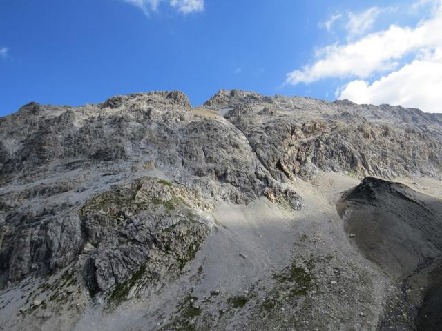 Blick hinauf zum Piz Alvra