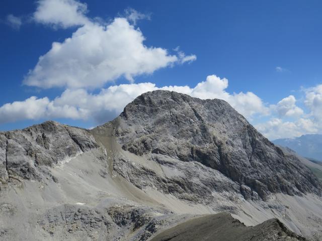 der Piz Üertsch. Ihn haben wir schon von der anderen Seite gesehen, als wir die Kesch Tour durchgeführt haben