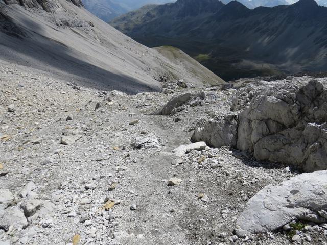 zeitweise ist der Bergweg ein bisschen rutschig