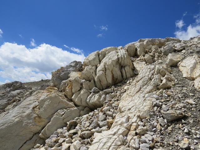 die Farbe der Felsen und Gesteine ist hier einfach ganz speziell