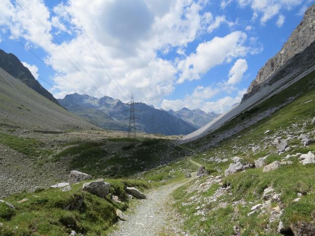 der Wanderweg führt uns nun über das Val digl Diavel