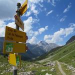 der einfache Wanderweg führt uns zur Weggabelung 2178 m.ü.M.