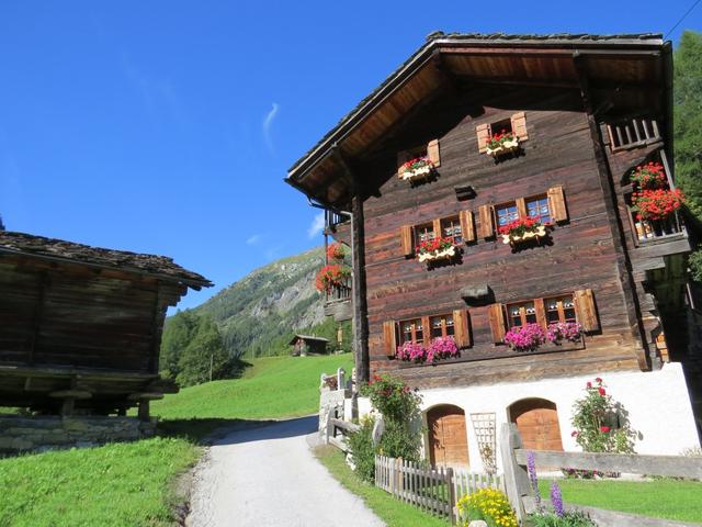 ...geht es nun auf dem alten Weg nach Arolla...