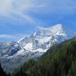 während dem überqueren des Bergbaches, können wir die Pigne d'Arolla bestaunen