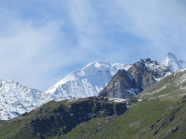 Blick auf Mont Blanc de Cheilon Ostgrat und ganz rechts auf den Gipfel des Mont Blanc de Cheilon