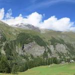 schönes Breitbildfoto mit Blick auf Pigne d'Arolla, Mont Blanc de Cheilon, Mont de l'Etolie und Sasseneire