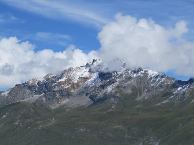 Blick zum Sasseneire. Rechts davon der Col de Torrent. War eine super schöne Bergtour