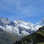 Blick auf Pointes de Mourti, Pointe de Bricola, Grand Cornier und Dent Blanche