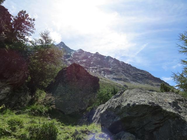 Blick hinauf zum Petite Dent de Veisivi