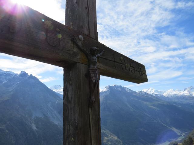 das grosse Kreuz auf der Alp Jatz