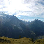 Blick auf die andere Seite des Mattertals auf Nadelhorn, Dom, Täschhorn, Rimpfischhorn und die Eisriesen um Zermatt
