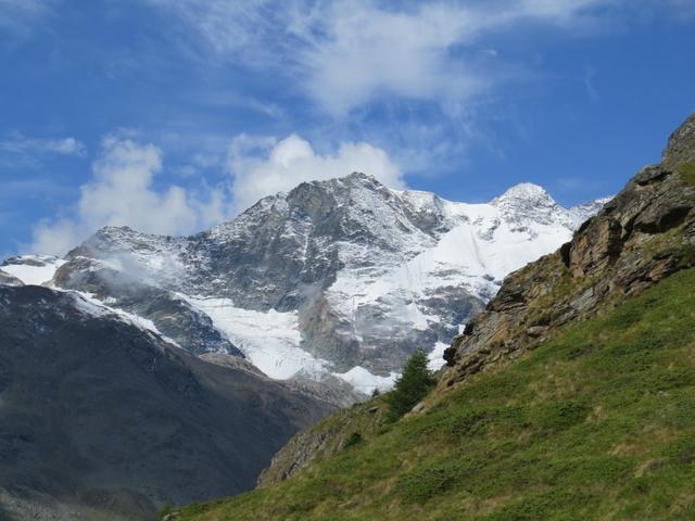 Blick hinauf zum Unter Äschhorn und Ober Äschhorn