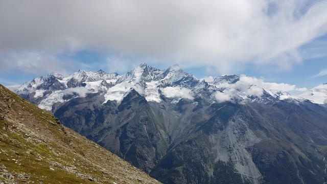 einfach super schön. Nadelhorn, Lenzspitze, Dom und Täschhorn