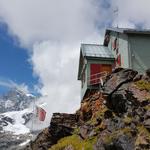 ...zu der oben sichtbaren Weisshornhütte bringt 2933 m.ü.M.