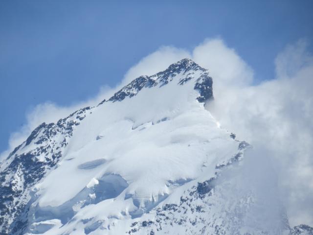 das Täschhorn herangezoomt