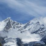 Dom und Täschhorn. Der Dom ist der höchste, ganz in der Schweiz liegende Berg