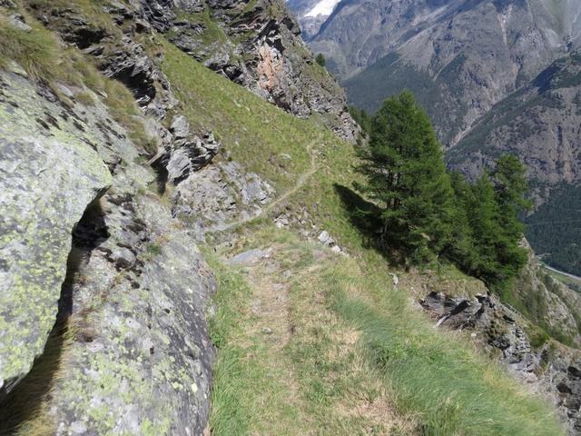 ...zieht alles den steilen Bergflanken von Melchflue weiter talauswärts