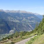 bei der grossen Schleife bei Punkt 1634 m.ü.M. blicken wir auf die andere Seite des Rhonetal nach Bürchen