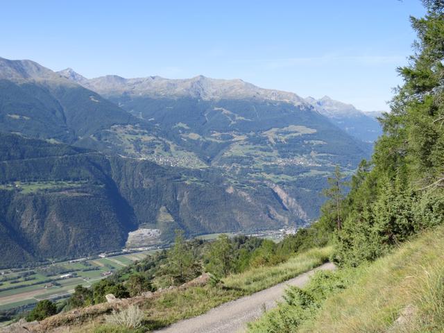 bei der grossen Schleife bei Punkt 1634 m.ü.M. blicken wir auf die andere Seite des Rhonetal nach Bürchen