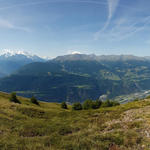 super schönes Breitbildfoto aufgenommen bei Grüese, mit Blick ins Rhonetal und in die Walliser Alpen