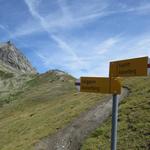 bei der Weggabelung von Grieläger. Hier wandern wir geradeaus weiter