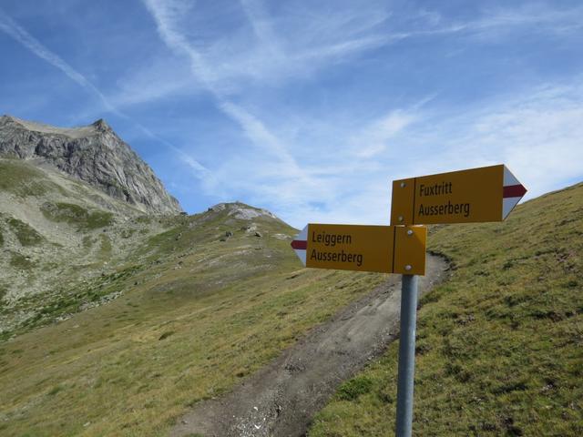 bei der Weggabelung von Grieläger. Hier wandern wir geradeaus weiter