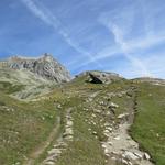 auf den breiten Rücken des Grieläger führt uns der Wanderweg nun angenehm und sanft zur Wiwannihütte