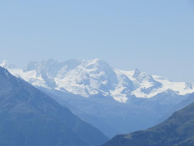 Blick in die Eiswelt von Zermatt mit Pollux, Breithorn und Klein Matterhorn