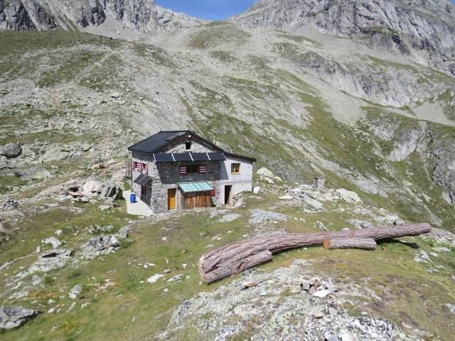 nach dieser traumhaften Mittagsrast, laufen wir das kurze Stück zur Wiwannihütte