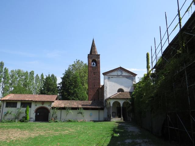 nach der Mittagspause geht es weiter und wir erreichen kurz danach das Kloster Sant'Albino gegründet im 5.Jhr.