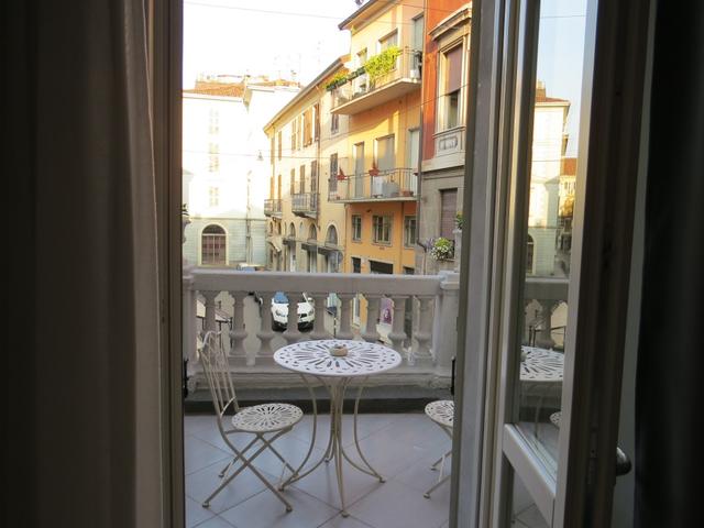 nach einem guten Frühstück auf der Terrasse des B&B La Terrazza mitten in der Altstadt von Vercelli...
