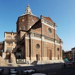 Pavias Dom 14.Jhr. ist ein imposantes Bauwerk mit dem Grundriss in der Form eines griechischen Kreuzes