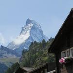 links von uns, zeigt sich das Matterhorn von seiner schönsten Seite