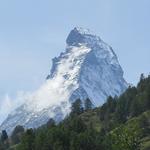 der berühmteste Berg der Schweiz, das Matterhorn thront einer Galionsfigur gleich über dem Dorf