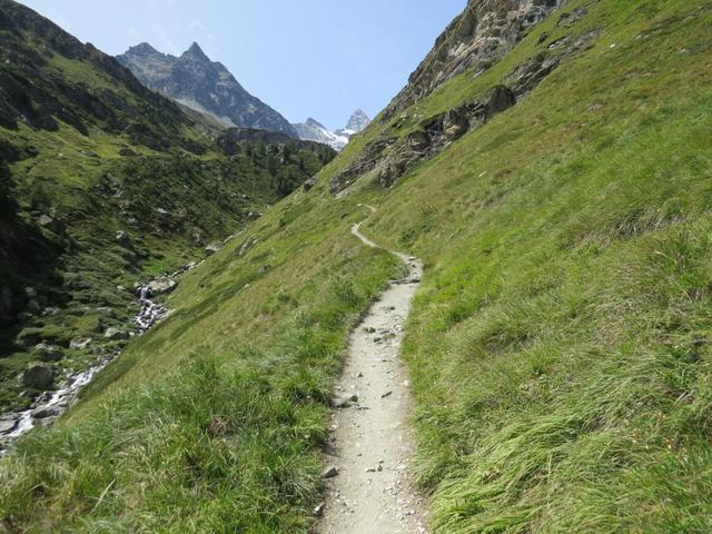 im einzigen Tal rund um Zermatt, das nicht von Bahnen erschlossen ist...